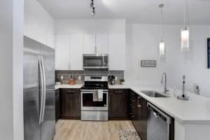 1BR Oasis in Downtown Tampa w Balcony & City Views