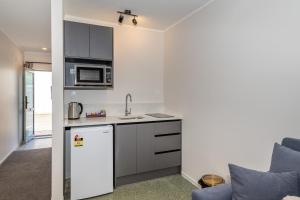 Aurora City Suites Motel