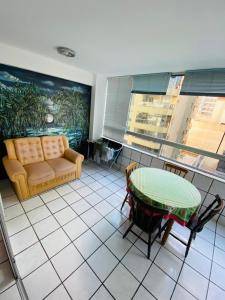 APARTAMENTO PRÓXIMO A PRAIA E SHOPPING RUSSI&RUSSI