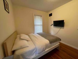 Entire Beautiful 1BR for You! [R]