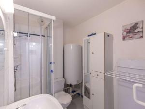 Appartement T4 avec balcon, 4-6 pers, proche centre et télécabine, navette gratuite - FR-1-401-276