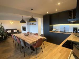 Appartement spacieux 5 pièces pour 10 pers à LAlpe dHuez, proche pistes et commerces - FR-1-405-347