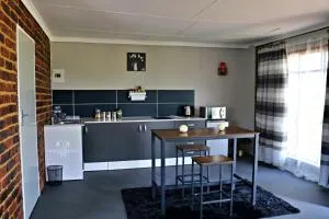 Peaceful Mountain Cottage :Hikes/Boma/Animals/Pool - Vlakfontein