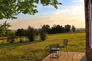 Peaceful Mountain Cottage :HikesBomaAnimalsPool