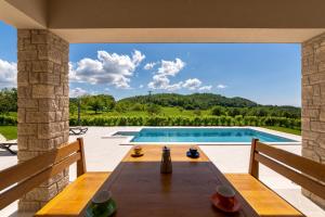 Villa Monti by Briskva