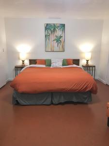 Deluxe King Studio room in Aloha Hotel Palm Springs