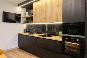 LEOGRAND Apartments on Shevchenka 38