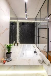 LEOGRAND Apartments on Shevchenka 38