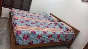 Niks home stay -C - Ollur