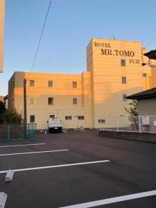 MR TOMO FUJI