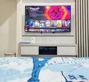 UG Homestay BP - Netflix & 4 Air-Con Rooms - Kampong Beroleh