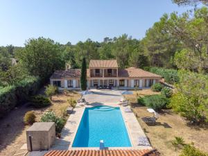 Villa de 277m² climatisée avec piscine chauffée à Fayence