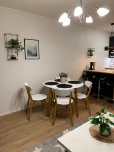 StarHomes 2 BR City Apartment C18