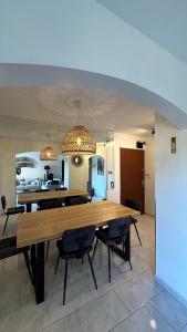 MAZET DE LA MER 54M2 LAVANDOU 100M PLAGE avec PISCINE