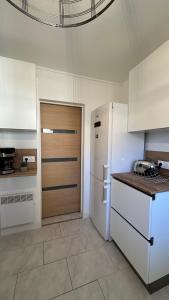 MAZET DE LA MER 54M2 LAVANDOU 100M PLAGE avec PISCINE