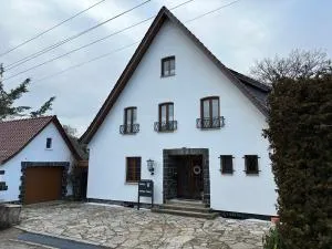 Schöne Ferienwohnung im Landhaus - Kieselbach