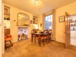 Charming Victorian Hidden Gem - Pass the Keys