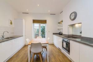 The Dagmar Grove Apartments