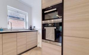 Stylish 2 Bedroom Swiss Cottage Regents Park