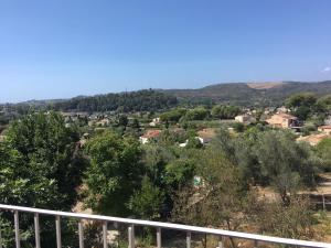 Villas Orange Villa on the Cote d'Azur 6BR 11pax AC Private Heated Pool BBQ Mountain View : photos des chambres