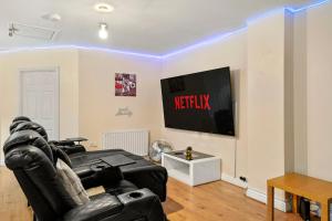 Lt Properties Unique Bungalow style Spacious one bedroom Apartment in Luton Town centre super size round bed Netflix