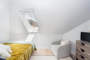 Tri-level condo, close to Coonskin Lift!