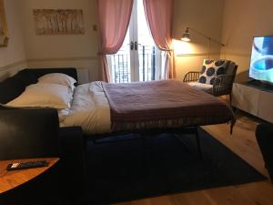 Key & Flowers - Kensington Residence 2