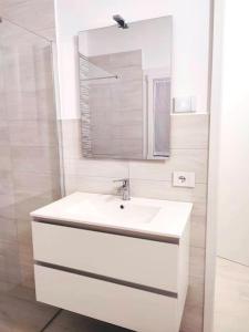 Ambroeus Apartmens Casa Spaziosa in centro Paese