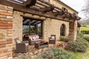 Luxury Villa with Pool, Stunning Location