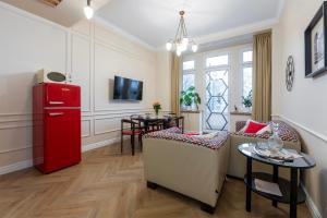 Elegancki Apartament Polonia Residence z widokiem na centrum Łodzi i prywatnym parkingiem