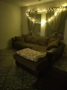 55 neliöinen Tilava RivitaloKaksio, 1-4hlö, Täydellinen keittiö, Uudet kodinkoneet, laadukas sauna, tv, netflix, wifi, kuivaava pyykinpesukone, itsekirjautuminen 24h, avainsäilöboxi koodilla