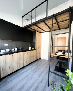 APARTLOFT