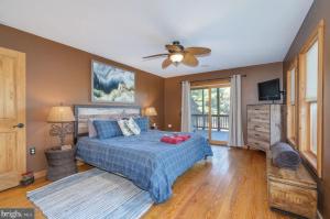 Cabin in Lost City WV with Hot Tub and Pet Friendly