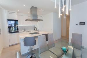 Luxury 2BR Seaviews - Santa Barbara Heights