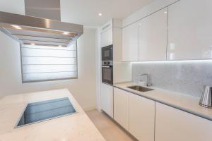 Luxury 2BR Seaviews - Santa Barbara Heights