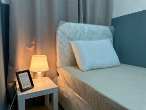 Spacious Mini Partition Room Near Emirates Mall