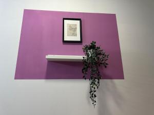 Spacious Mini Partition Room Near Emirates Mall