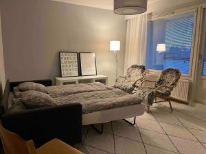 Spacious apartment for 5 next to the train station