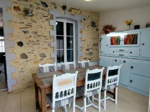 Maisons de vacances Maison Familiale de Charme a 300m de la Plage - Saint Jean de Monts, 6 Pers, Wifi Gratuit - FR-1-323-408 : photos des chambres