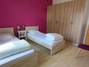 Maisons de vacances Maison Familiale de Charme a 300m de la Plage - Saint Jean de Monts, 6 Pers, Wifi Gratuit - FR-1-323-408 : photos des chambres