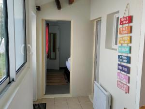 Maisons de vacances Maison Familiale de Charme a 300m de la Plage - Saint Jean de Monts, 6 Pers, Wifi Gratuit - FR-1-323-408 : photos des chambres