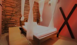 Loove Hotel - Khách Sạn Tình Yêu