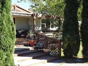 Sunrise Beach House - Rarangi Holiday House - Ocean Bay