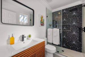 Salida Del Sol by Rather Be Properties