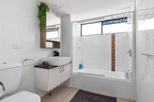 Amazing Astor Apartment ~ 5 mins Brisbane CBD