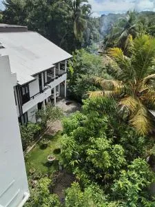 V80 Apartment - Hapugala