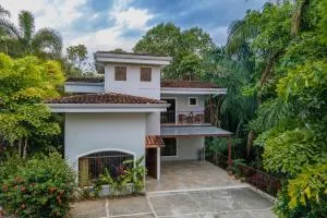 Villa Palmeras with jungle views pool near MA - Naranjito