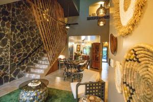 Villa Palmeras with jungle views pool near MA