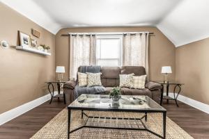 Private Room I Near Yale Bridgeport I 30 Day Stay