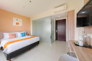 Sans Hotel The Green Bekasi by RedDoorz